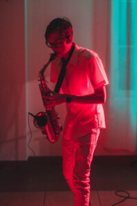 Kryštof Czyź - DJ a saxofonista 2