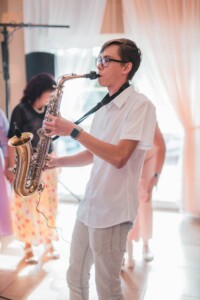 Kryštof Czyź - DJ a saxofonista 5